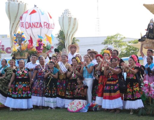Lleva Ana Paty Peralta la cultura a cada rincón de la ciudad