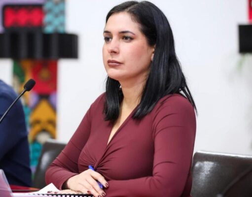 Lo importante no es la foto, sino la actitud de alguien que debe muchas explicaciones: Estefanía Mercado