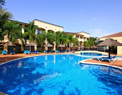 Poco a poco mejora salud de turistas que enfermaron por consumo de agua en el hotel Sandos Playacar