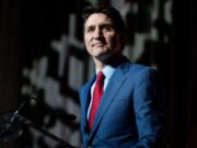 Responde Canadá con aplicación también de aranceles a EU en dos fases
