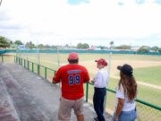 Supervisa Ana Paty Peralta rehabilitación del emblemático campo de béisbol «Toro Valenzuela»