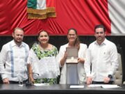 Entregan Medalla al Mérito «Ramón Bravo Prieto» a Ana Cecilia Gutiérrez por su labor en la conservación de especies marinas