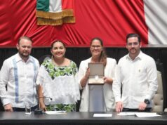 Entregan Medalla al Mérito «Ramón Bravo Prieto» a Ana Cecilia Gutiérrez por su labor en la conservación de especies marinas