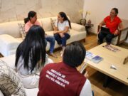 Ana Paty Peralta recibe a los habitantes en la Jornada de Atención Ciudadana en el recinto de gobierno