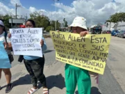 Tulum | Con protesta, obligan a Diego Castañón a reparar parte del camino a Punta Allen