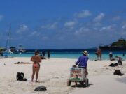 Invaden vendedores ambulantes la Zona Hotelera de Cancún sin permisos