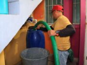 Desabasto de agua en Cancún obliga a autoridades a llevar pipas