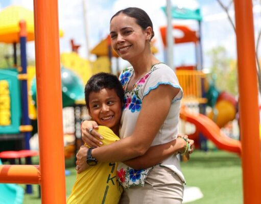 Ana Paty Peralta está cumpliendo su palabra y transforma Cielo Nuevo con un parque infantil
