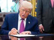 Amaga Trump con embargar a indocumentados