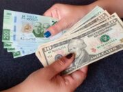 Congresistas de EU promueven impuesto de 5% a las remesas