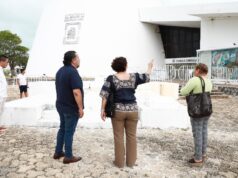 Acuerdan reinstalar estatua de Don Andrés Quintana Roo y el asta bandera en la explanada del Congreso del Estado