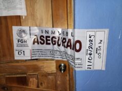 Captura la FGR a pareja con drogas, arsenal y ropa táctica, en Puerto Aventuras