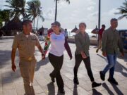 Lidera Estefanía Mercado operativo con la Semar y Zofemat para enfrentar el sargazo en Playa del Carmen