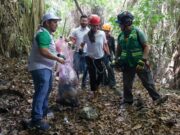 Junto a voluntarios, Ana Paty Peralta pone ejemplo de conservación de cenotes en Cancún