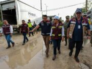 Atiende Mara Lezama en Chetumal a familias afectadas por lluvias