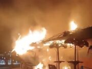 Incendio destruye restaurante en Cancún; clientes no estaban de acuerdo con la cuenta: FGE