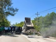 Levantan habitantes bloqueo en la carretera Cafetal-Mahahual