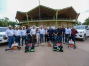 Entrega gobierno de Quintana Roo 4 y equipo para combatir gusano barrenador y rabia paralítica bovina