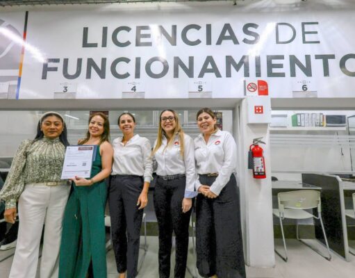 Ana Paty Peralta fomenta la actividad comercial regularizada