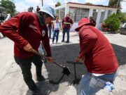Supervisa Ana Paty Peralta trabajos de bacheo en la ciudad