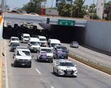 Protestaron operadores de transporte en el Aeropuerto de Cancún contra aplicaciones