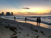 Baja recale de sargazo hasta en 30% en playas de Cancún