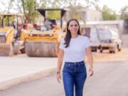 Ana Paty Peralta regulariza y lleva obras para el bienestar de colonias