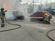 Sofocan Bomberos incendio en un vehículo en Cancún