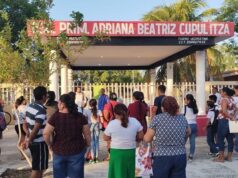 Protestan madres en primaria de Playa del Carmen por designación de director señalado de acoso