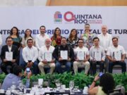 Ana Paty Peralta atestigua entrega de Premio Estatal de Turismo 2025