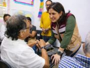 Estefanía Mercado impulsa un Playa del Carmen más incluyente, con la entrega de auxiliares auditivos