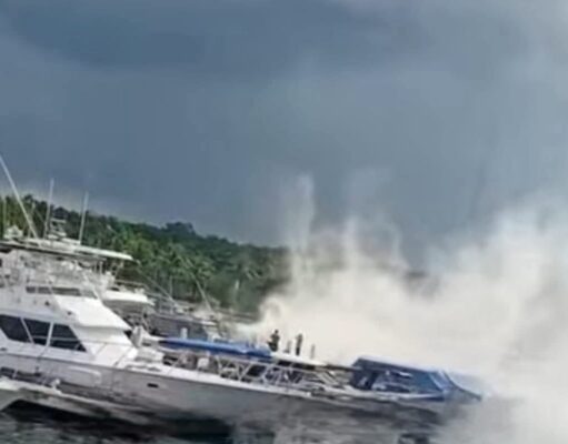 Explota embarcación de la Secretaría de la Marina en Cozumel