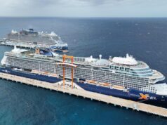 Arriba crucero Celebrity Cruises Xcel a Cozumel, con lo que es el primer puerto que toca en el mundo