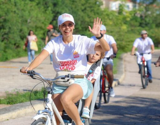 Continúa Ana Paty Peralta fomentando la convivencia familiar en «Paseo Cancunense»
