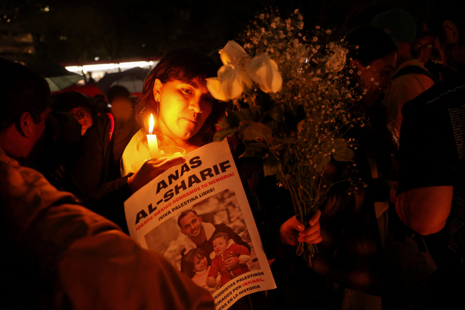 Mexican journalists protest against the killing of Al Jazeera journalists in Gaza