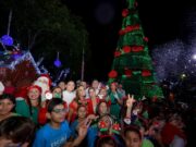 Encienden Ana Paty Peralta y Mara Lezama el tradicional árbol navideño e inauguran icónico “Burrito Sabanero”