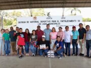 Con la entrega de material deportivo a las ligas municipales, fortalecen el deporte en Bacalar