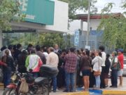 Protestan vecinos de Valle Verde ante la CFE por elevados cobros