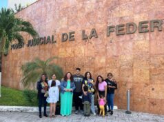 Protestan feministas afuera de tribunales federales de Cancún; piden negar amparo a agresor