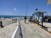 Preparan construcción de torres de salvavidas en Cancún, antes de Semana Santa