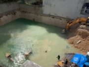 Señalan vecinos construcción irregular sobre avenida Nichupté en Cancún