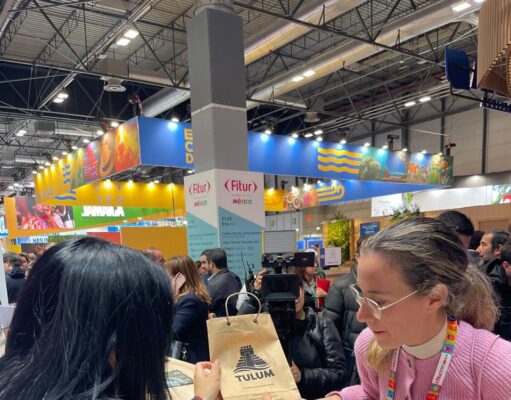 Tulum | Exhiben en Fitur el choque entre desarrollo turístico y rezago social